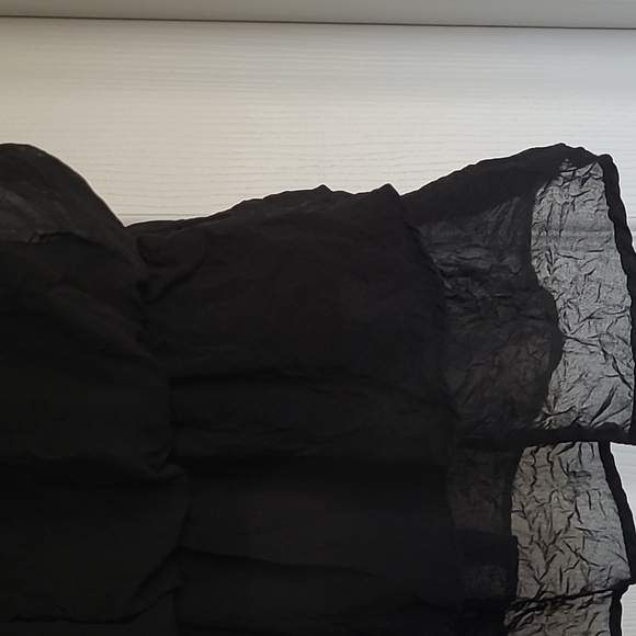 Sunny Leigh boho top with rosette detailing. Large - Picture 7 of 7